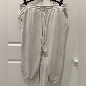Lululemon Soft Jersey Classic-Fit Mid-Rise Jogger Size 14 Bone